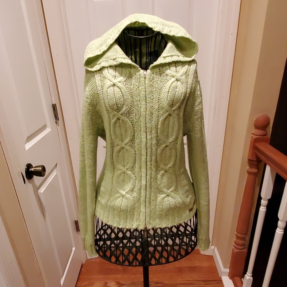 Mudd sweater